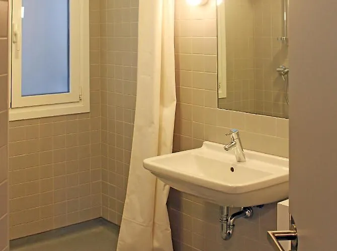 Playa Zurriola-no Parties At Home-no Fiestas En Casa-300 Meters To The Beach-90 M2 Apartament