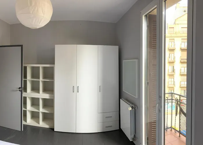 Playa Zurriola-no Parties At Home-no Fiestas En Casa-300 Meters To The Beach-90 M2