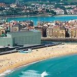 公寓 Playa Zurriola-no Parties At Home-no Fiestas En Casa-300 Meters To The Beach-90 M2 *