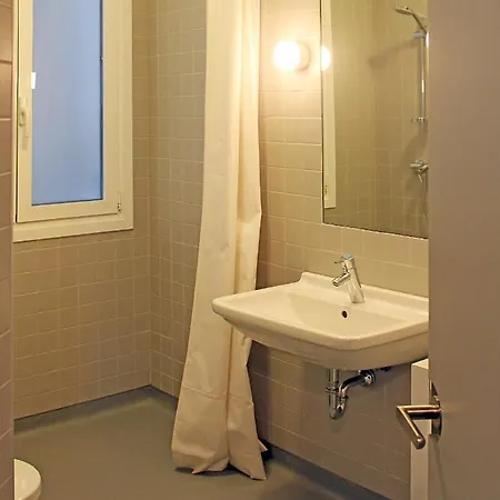 Playa Zurriola-no Parties At Home-andamio Hasta Marzo-scaffold Until March דירה