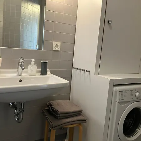 Playa Zurriola-no Parties At Home-andamio Hasta Marzo-scaffold Until March סן סבסטיאן