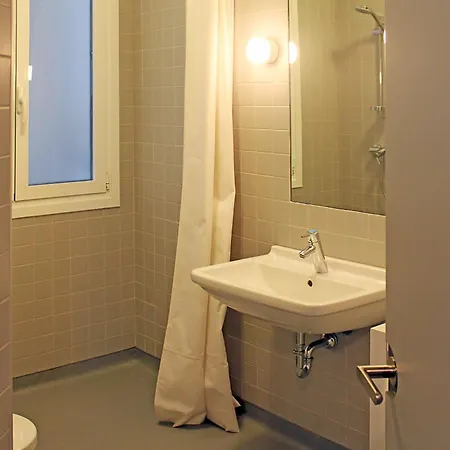 Playa Zurriola-no Parties At Home-no Fiestas En Casa-300 Meters To The Beach-90 M2
