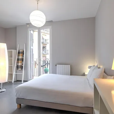 Apartment Playa Zurriola-no Parties At Home-no Fiestas En Casa-300 Meters To The Beach-90 M2