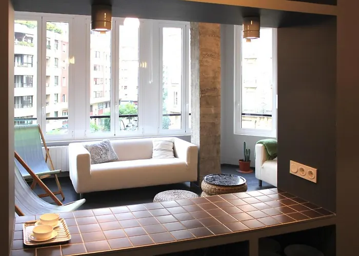 Playa Zurriola-no Parties At Home-no Fiestas En Casa-300 Meters To The Beach-90 M2 San Sebastián