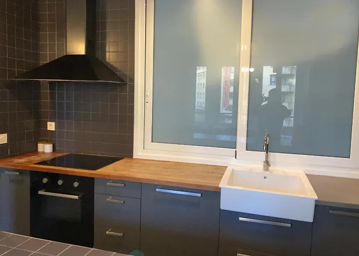 Playa Zurriola-no Parties At Home-no Fiestas En Casa-300 Meters To The Beach-90 M2 Lägenhet